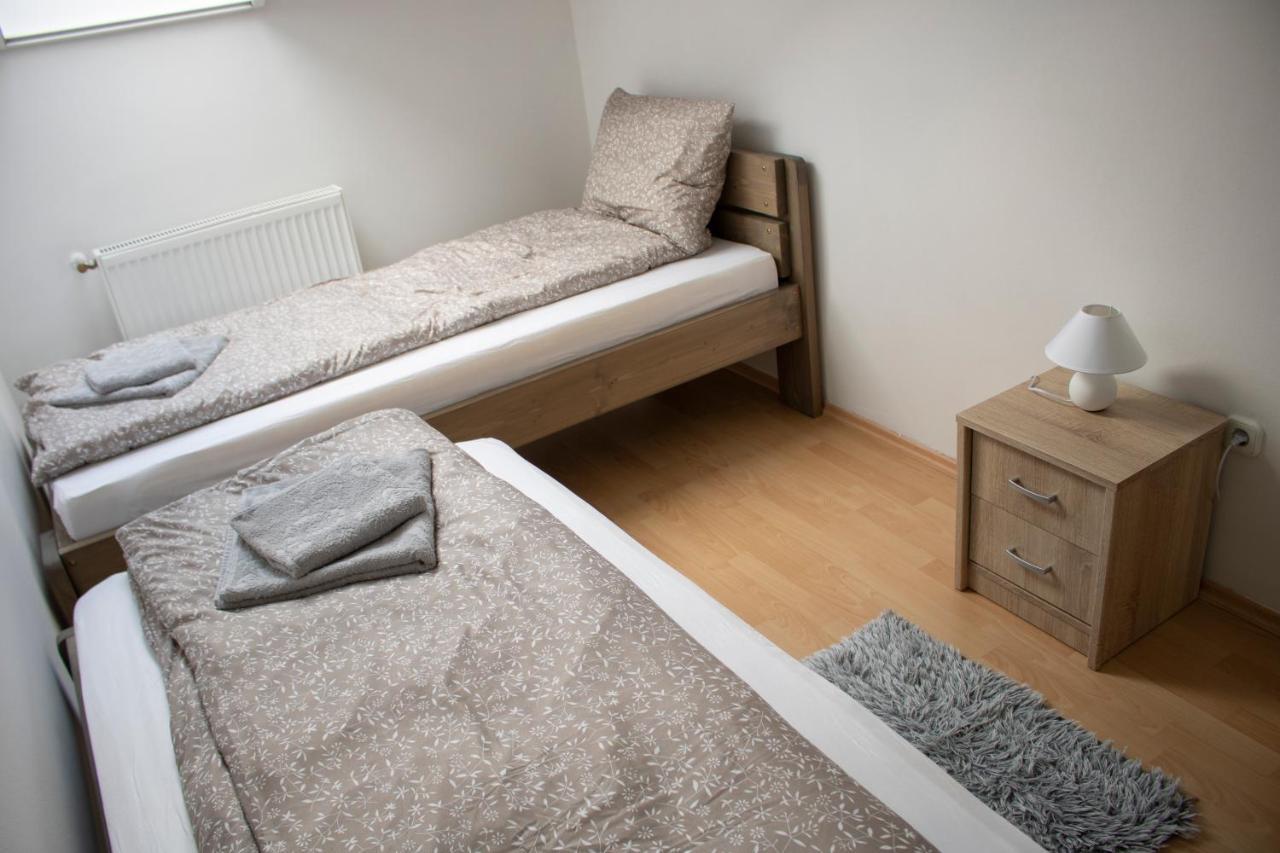 شقة Csalogany Apartman Szekszárd المظهر الخارجي الصورة