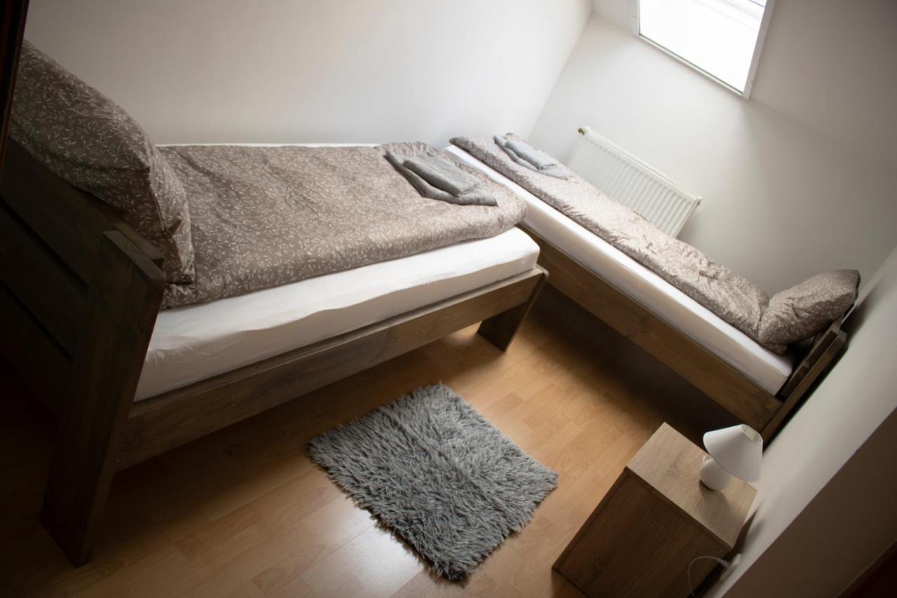 شقة Csalogany Apartman Szekszárd المظهر الخارجي الصورة