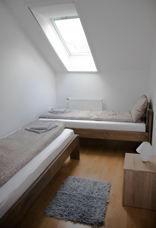 شقة Csalogany Apartman Szekszárd المظهر الخارجي الصورة